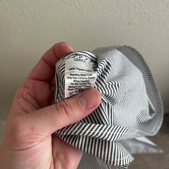 Amour Vert vertical striped button tie back long sleeve blouse size large - Picture 4 of 4